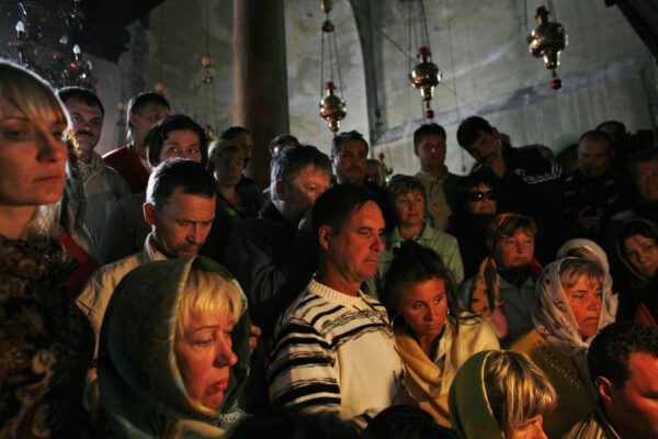 Natale, migliaia di palestinesi e turisti per la messa a Betlemme