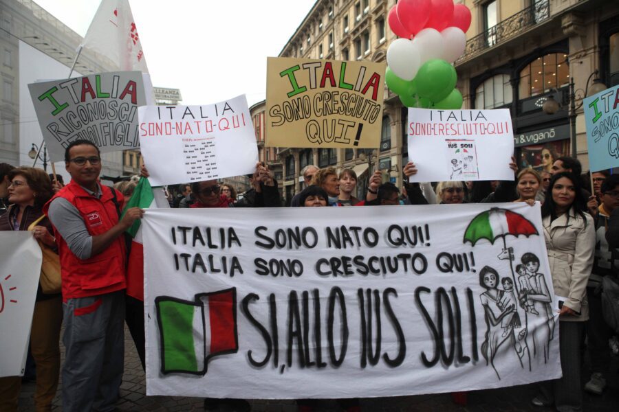 Legge sulla cittadinanza, il flash mob in Piazza Montecitorio