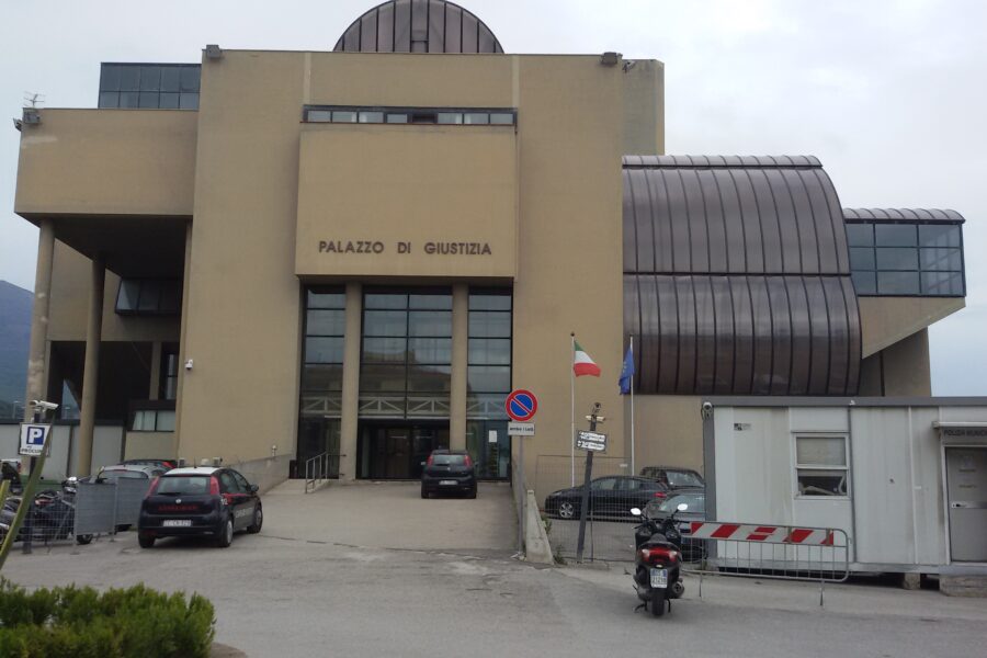 Turista drogata e stuprata, condannati cinque ex dipendenti di un hotel della Costiera