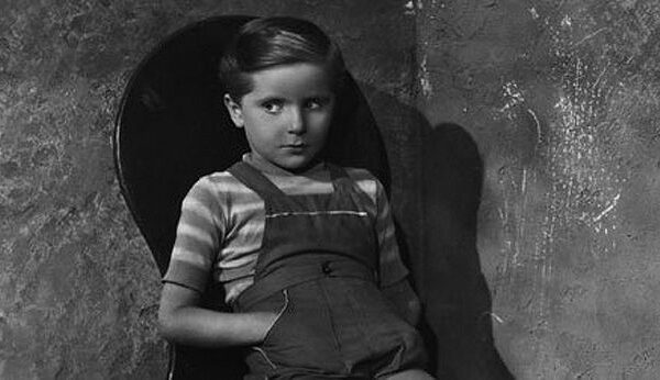 Papa Francesco omaggia il Neorealismo: “quei film ci hanno formato il cuore”