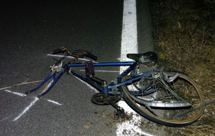 Travolge e uccide due ciclisti, arrestato automobilista positivo all’alcol test