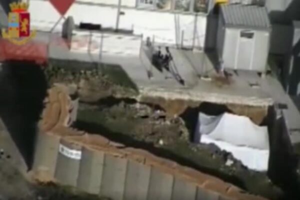 Disinnesco bomba a Brindisi, gli artificieri al lavoro