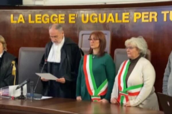 DJ Fabo, applausi in aula per assoluzione Cappato