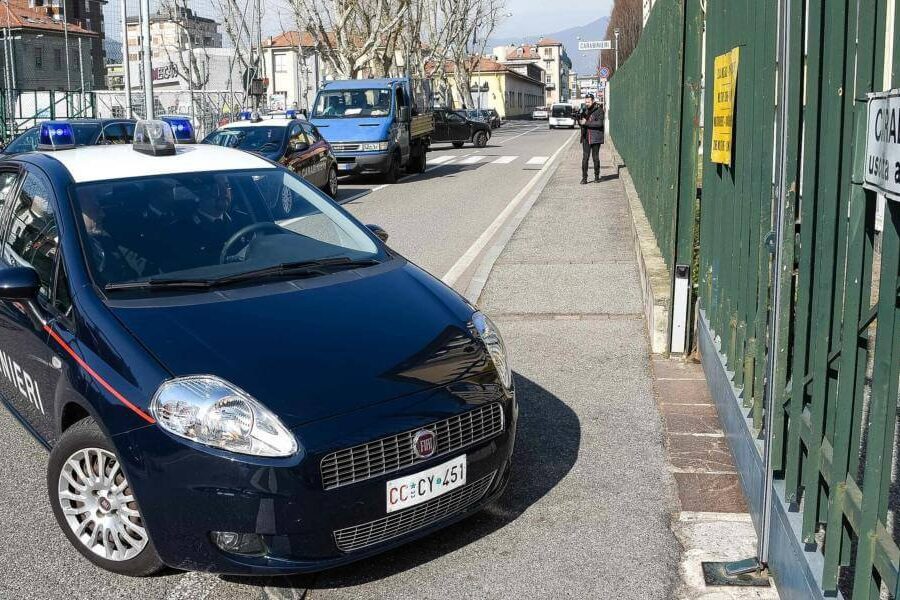 Torture, spaccio ed estorsioni nella ‘caserma degli orrori’ sequestrata: arrestati 6 carabinieri