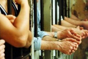 Sovraffollamento carceri, il bluff del governo: senza braccialetti nessuno andrà a casa