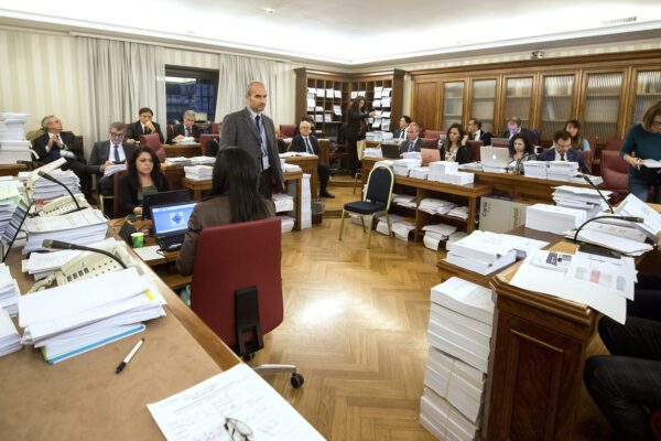 Decreto fiscale, ok in commissione. Italia Viva spacca il governo su fondazioni e carcere per evasori