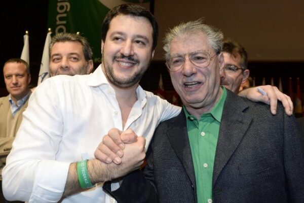 Congresso Lega, Bossi e le sardine: “Il loro partito è il Pd”