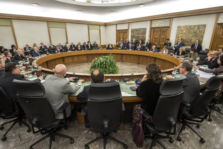 Toghe scatenate: Renzi deve tacere