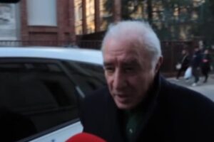 Le prime immagini di Marcello Dell’Utri dopo la scarcerazione: “Mi sto curando”