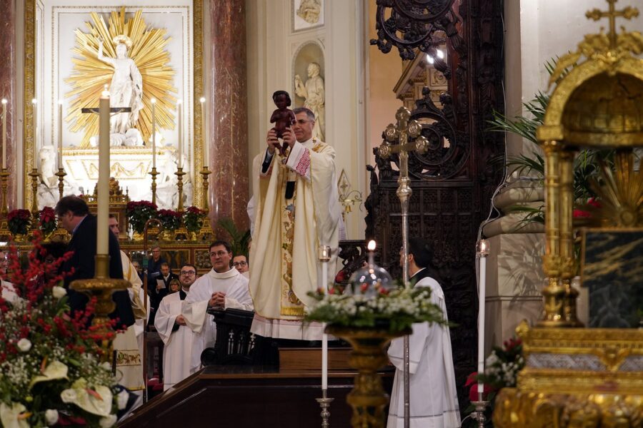 Gesu Bambino Natale Immagini.Palermo Alla Messa Di Natale In Cattedrale Gesu Bambino E Di Colore Il Riformista