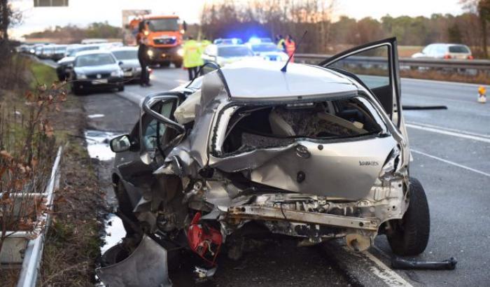 Incidenti stradali, vittime in calo del 2,9% nel 2019: in diminuzione le ‘stragi del sabato sera’