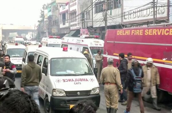 India, incendio in un mercato di Nuova Delhi: almeno 43 morti