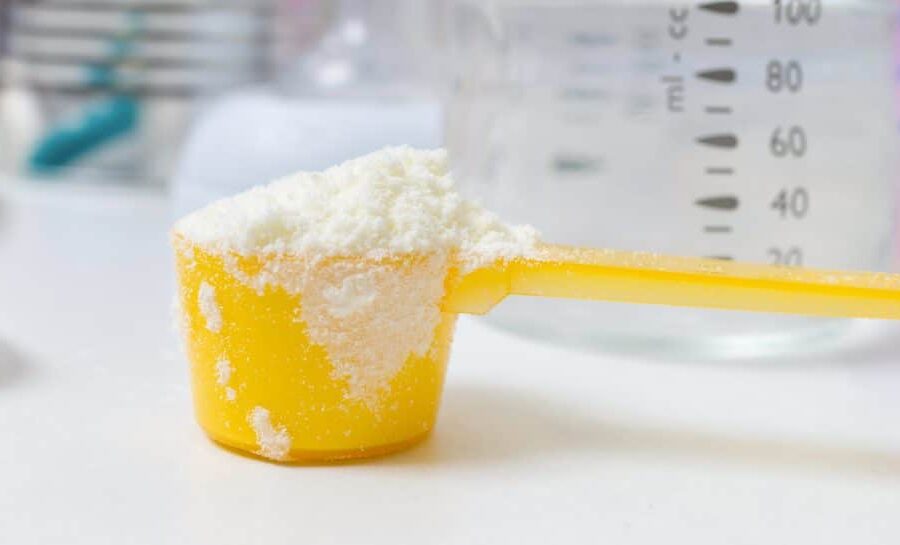 Manovra, fino a 400 euro di bonus sul latte artificiale