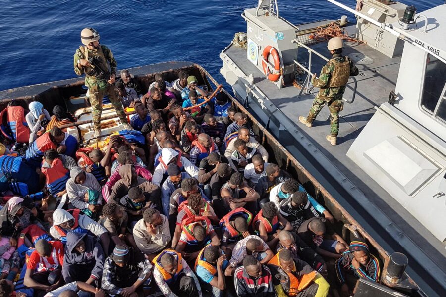 Migranti, i dati del Viminale: “Sbarchi dimezzati nel 2019”