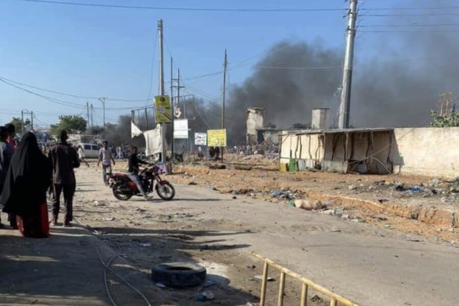 Autobomba fa una strage in Somalia, oltre 70 morti a Mogadiscio