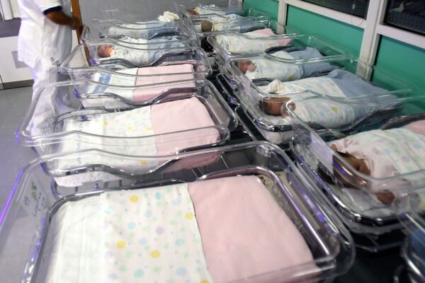 Istat, i nomi preferiti dai genitori nell’ultimo anno: Francesco e Giulia perdono la prima posizione Istat, i nomi preferiti dai genitori nell’ultimo anno: Francesco e Giulia perdono la prima posizione