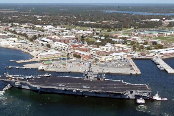 Florida, sparatoria in una base militare a Pensacola: tre morti