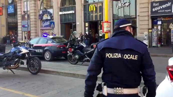 Picchia la compagna 18enne incinta per strada: lei aveva tentato il suicidio