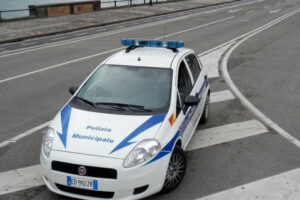 Napoli, scontro tra scooter: muore 34enne