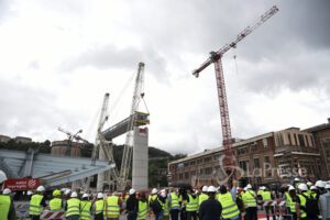 Ponte Morandi, l’annuncio del sindaco: “Da metà maggio le auto sul nuovo viadotto”