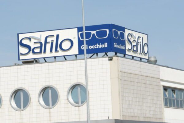 Safilo, numeri record in Borsa ma prepara 700 licenziamenti