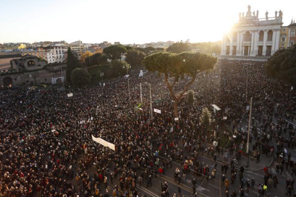 Sardine, battaglia per la scissione romana. La base si dissocia: “Rimossi i moderatori, Ogongo uomo solo al comando”