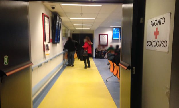 Insulti razzisti a madre che perde figlia, la denuncia della sardina e la lettera del sindaco leghista