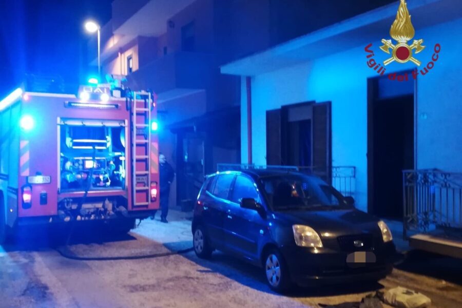 Esplosione in una palazzina nel Casertano, un morto e diversi feriti