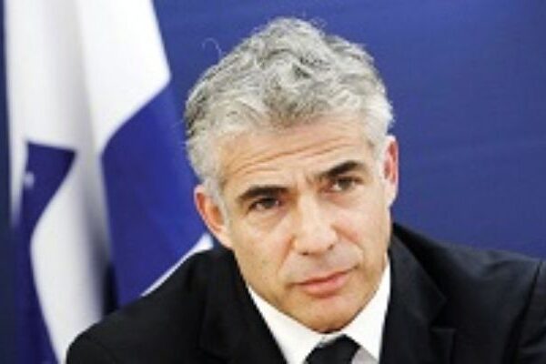 Israele, intervista a Lapid: “Netanyahu aizza la piazza per salvare se stesso”