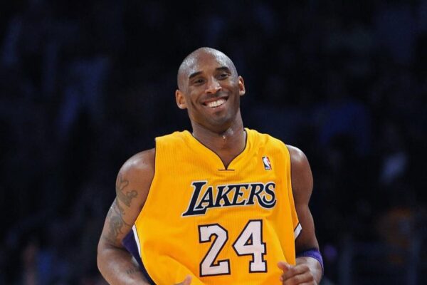 A 41 anni muore in un incidente in elicottero Kobe Bryant