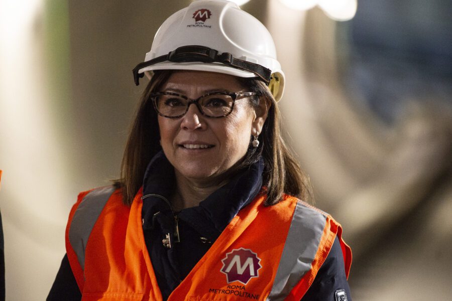 Autostrade, De Micheli: “La decisione è questione di giorni, ma non esprimo la mia opinione”