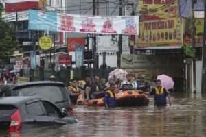 Alluvioni in Indonesia, salgono a 29 le vittime