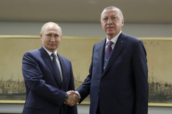 Erdogan e Putin: “Cessate il fuoco in Libia ma anche tra Iran e Usa