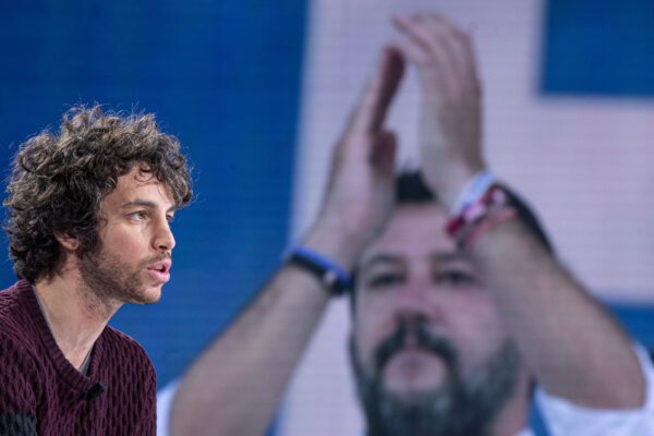 Bibbiano, le sardine rinunciano alla piazza se lo fa anche la Lega. Salvini dice no