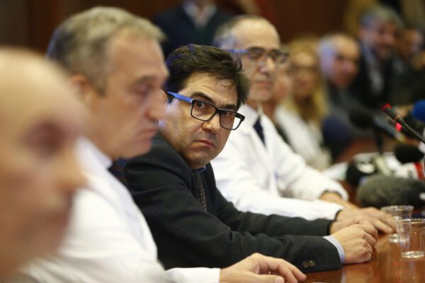 Foto Cecilia Fabiano/LaPresse 
31 gennaio 2020 Roma (Italia) 
Cronaca 
Coronavirus conferenza stampa per la diramazione del bollettino medico all’ospedale Lazzaro Spallanzani
Nella foto :Alessio d’Amato
Photo Cecilia Fabiano/LaPresse 
January 31 , 2020 Rome (Italy) 
News
Press conference on coronavirus emergency in Lazzaro Spallanzani hospital
In the pic : Alessio d’Amato