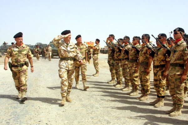 L’Italia sospende l’addestramento delle truppe in Iraq. Di Maio: “Priorità resta lotta all’Isis”