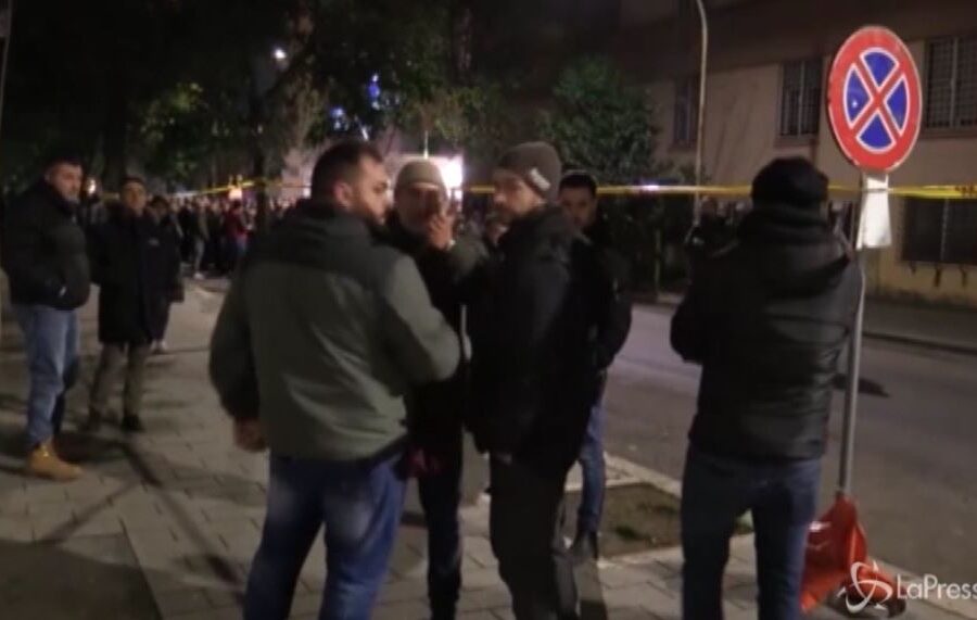 Anniversario di Acca Larentia, giornalisti minacciati dai militanti di destra: “Ti spacco la telecamera”