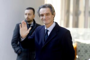 Emilia Romagna, il leghista Fontana: “Disabili e anziani caricati sui bus per far vincere il Pd”