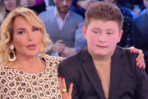 Matty il biondo fa “godere come un riccio” Barbara D’Urso