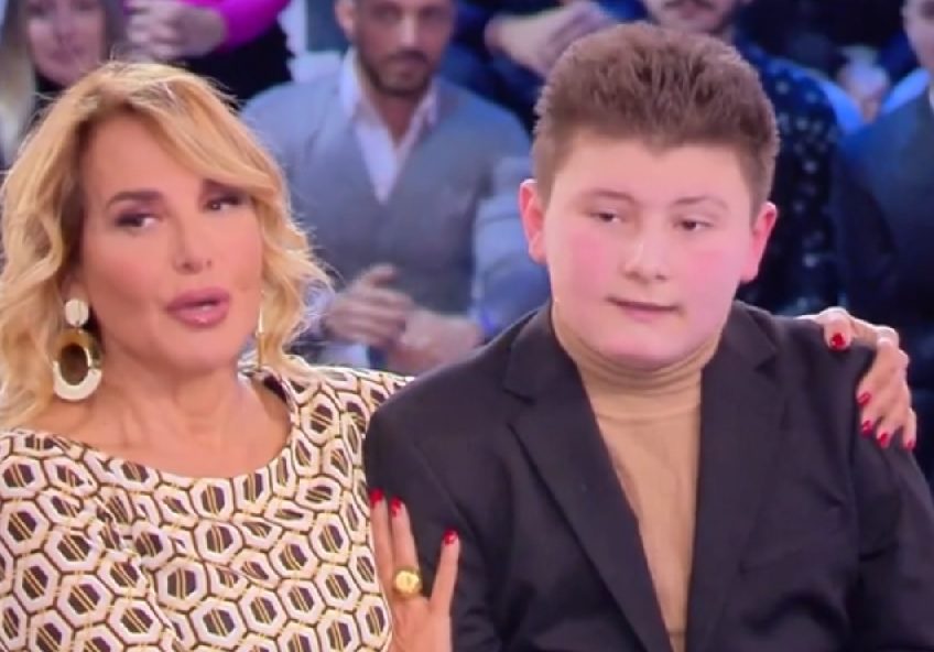 Matty il biondo fa “godere come un riccio” Barbara D’Urso