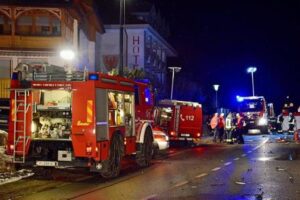 28enne ubriaco travolge gruppo di ragazzi in Alto Adige, 6 morti e 11 feriti 28enne ubriaco travolge gruppo di ragazzi in Alto Adige, 6 morti e 11 feriti
