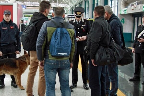 ‘Beffato’ dal passaporto a Dubai, broker della droga preso all’aeroporto dopo 6 anni