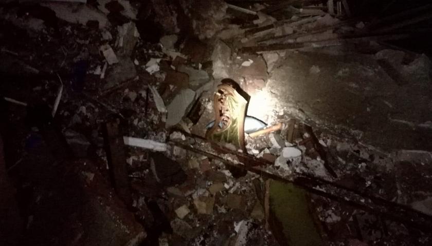 Crolla palazzina a Catania, si cercano dispersi con i cani