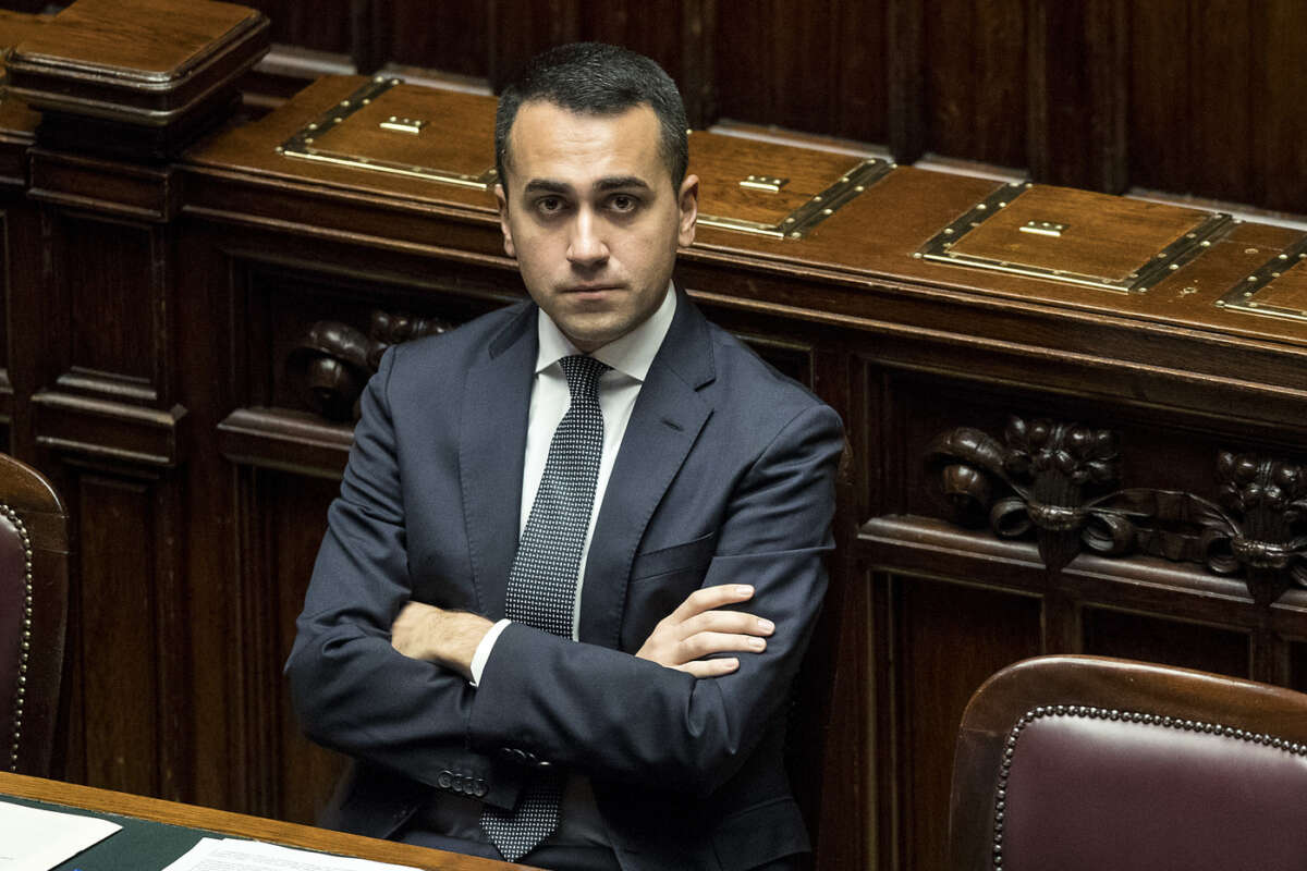 Movimento 5 Stelle, lasciano altri 2 deputati. Spunta un documento ‘critico’ dei senatori Movimento 5 Stelle, lasciano altri 2 deputati. Spunta un documento ‘critico’ dei senatori