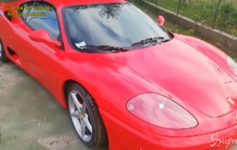 Ville e Ferrari, ma prendevano il Reddito di cittadinanza: la Finanza ne scopre 237