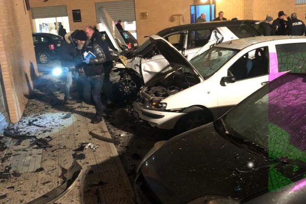 Foggia, bomba danneggia centro anziani: intimidazione a testimoni contro la mafia