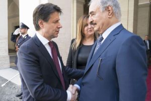 Crisi libica, Italia crocevia della diplomazia: Conte incontra il generale Haftar a Roma