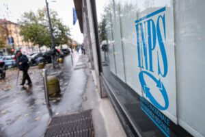 Pensionati, l’Istat: “Più di uno su tre vive con meno di mille euro lordi al mese” Pensionati, l’Istat: “Più di uno su tre vive con meno di mille euro lordi al mese”