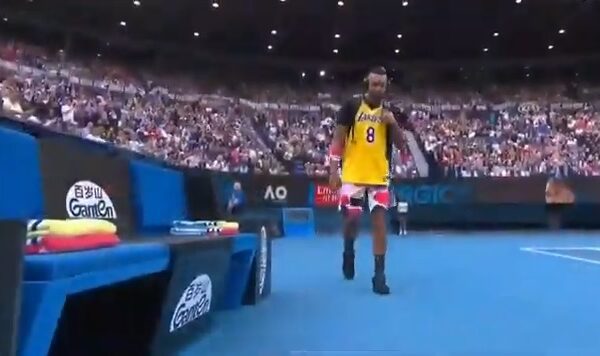 Australia Open, Kyrgios indossa la maglia di Kobe Bryant prima del match con Nadal