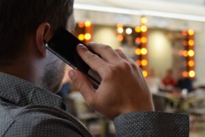 Corte d’Appello di Torino: “C’è nesso tra uso dello smartphone e tumori”. Per gli esperti non ci sono evidenze